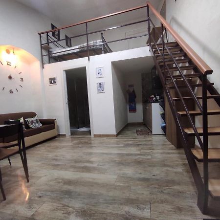 Tapia'S Rooms Big Catania Bagian luar foto