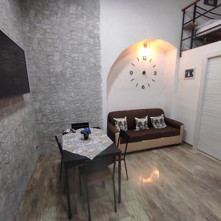 Tapia'S Rooms Big Catania Bagian luar foto