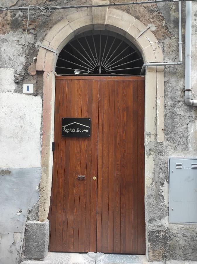 Tapia'S Rooms Big Catania Bagian luar foto