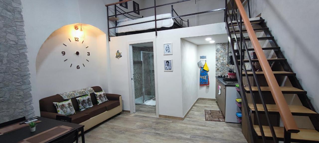 Tapia'S Rooms Big Catania Bagian luar foto