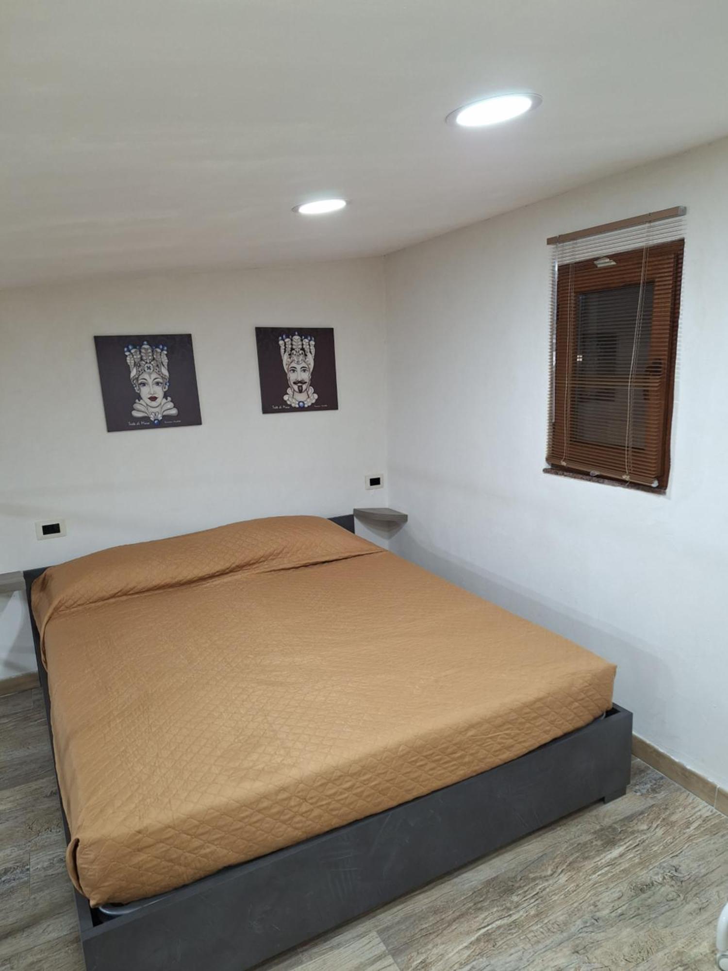 Tapia'S Rooms Big Catania Bagian luar foto